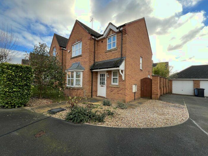 3 Bedroom House To Rent In Newmarket Close, Corby, NN18