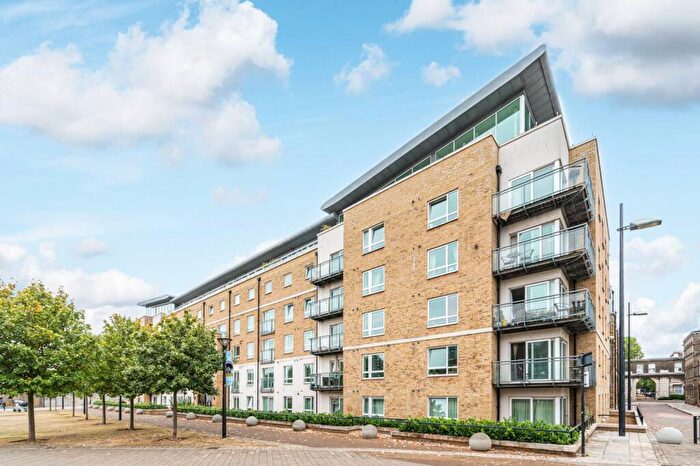 2 Bedroom Flat To Rent In Hopton Road, Woolwich Riverside, London, SE18