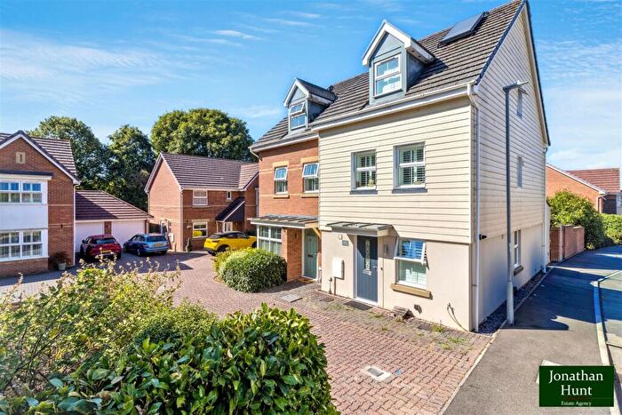 3 Bedroom Semi-Detached House For Sale In Olvega Drive, Buntingford, SG9