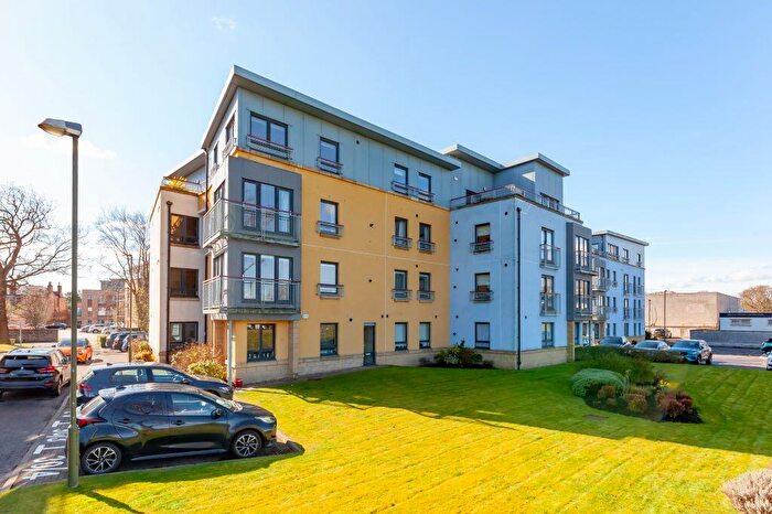 2 Bedroom Flat For Sale In Flat, Barnton Grove, Edinburgh, EH4