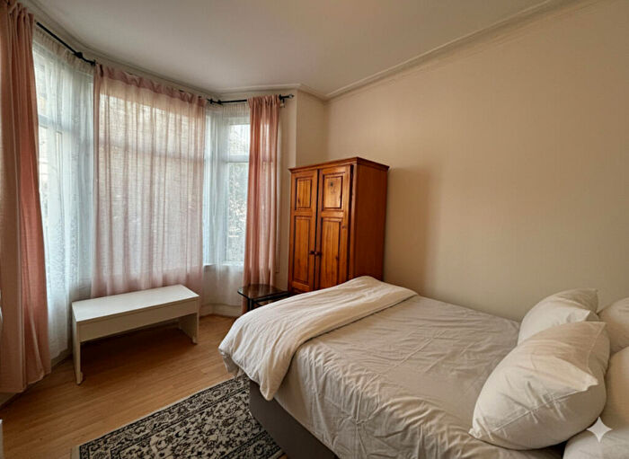 1 Bedroom Flat To Rent In Chapter Road, London, NW2