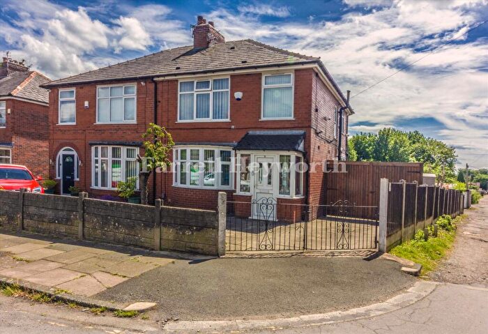 3 Bedroom House For Sale In Firwood Lane, Bolton, BL2