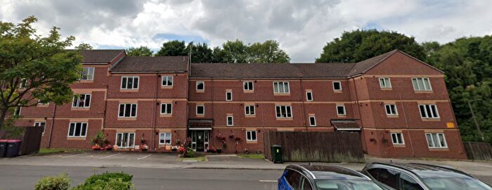 2 Bedroom Flat To Rent In Droppingwell Farm Close, Rotherham, South Yorkshire, S61
