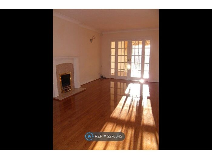 3 Bedroom Detached House To Rent In Victoria Avenue East, Manchester, M9