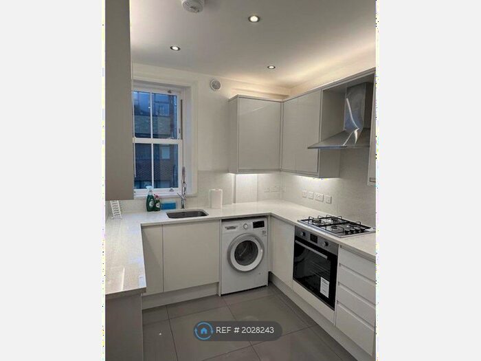 3 Bedroom Flat To Rent In Rushcroft Road, London, SW2