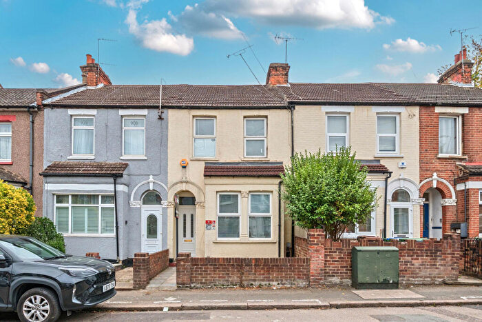 3 Bedroom Terraced House For Sale In Riverdale Road, Erith, DA8