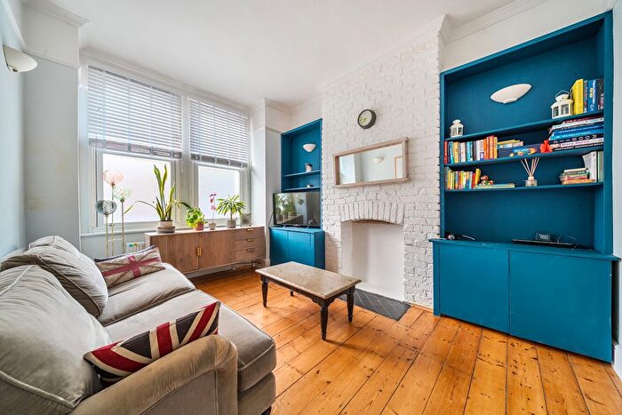 2 Bedroom Flat For Sale In Renmuir Street, Tooting, London, SW17