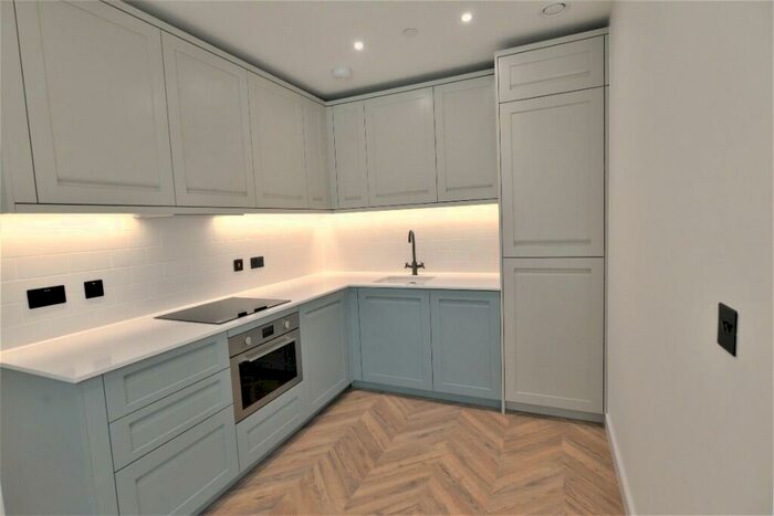 1 Bedroom Flat To Rent In Brook Street, Kingston Upon Thames, Surrey, KT1