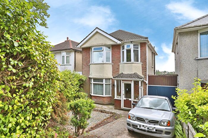 3 Bedroom Detached House For Sale In Herbert Avenue, Poole, BH12