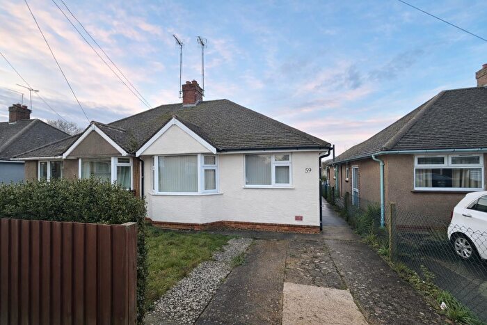 2 Bedroom Semi-Detached Bungalow For Sale In Fullingdale Road, The Headlands, Northampton, NN3