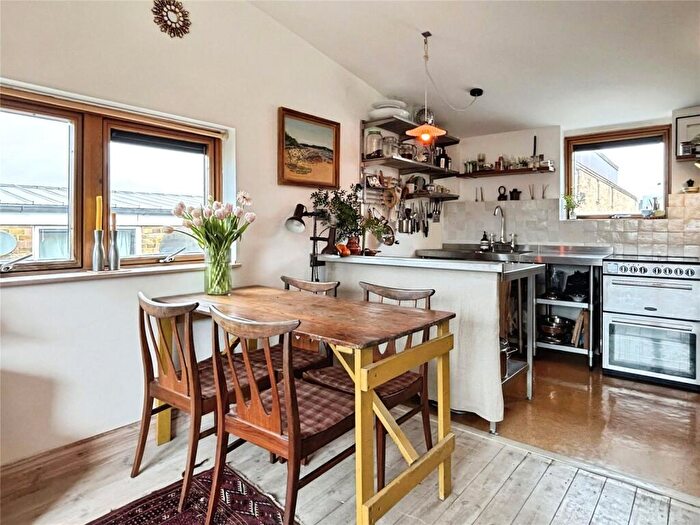 1 Bedroom Terraced House For Sale In Daniels Road, London, SE15