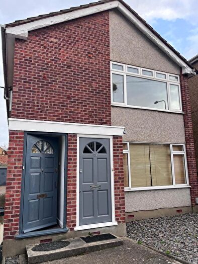 2 Bedroom Flat To Rent In Trillo Court, St. Johns Road, Seven Kings, Ilford, IG2