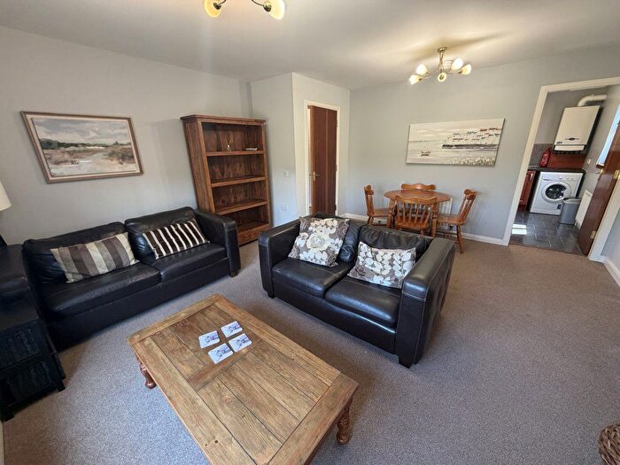 2 Bedroom Flat To Rent In Bobby Jones Place, Fife, KY16