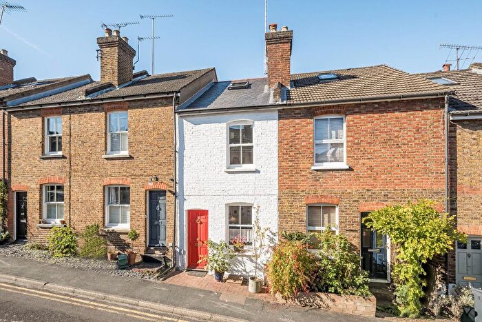 2 Bedroom Terraced House For Sale In Cooper Road, Guildford, GU1