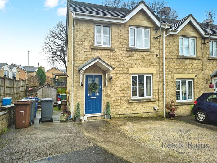 3 Bedroom Semi Detached House For Sale In Wood Clough Platts, Brierfield, Nelson, Lancashire, BB9