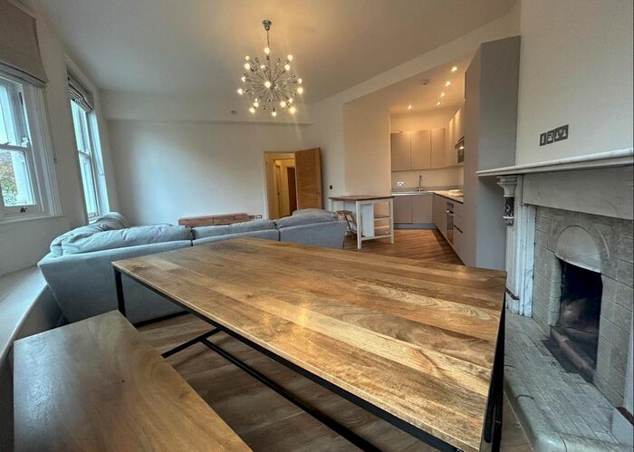 3 Bedroom Flat To Rent In Walpole Gardens, Chiswick, London, W4