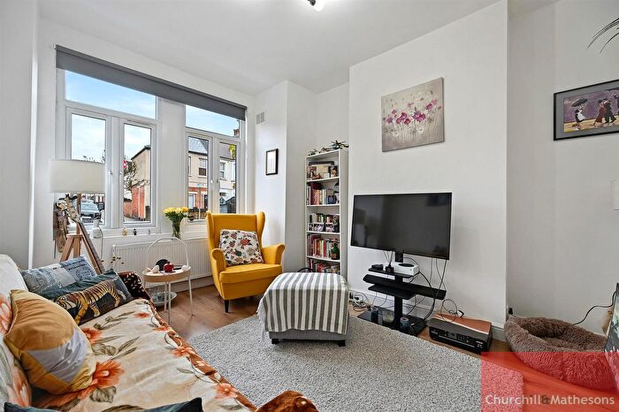 2 Bedroom Maisonette For Sale In Oldfield Road, London, NW10
