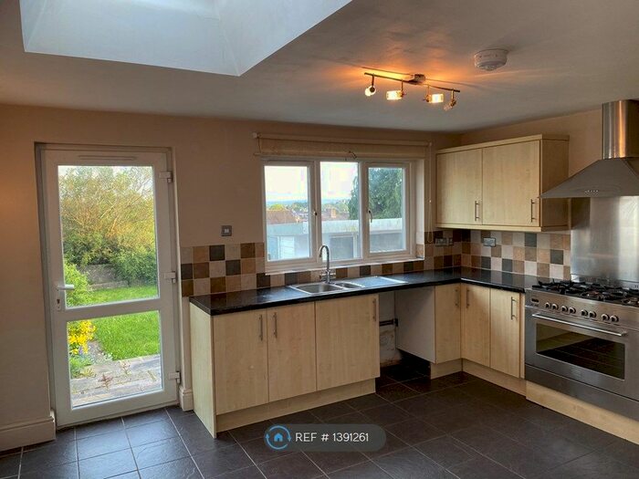 3 Bedroom Terraced House To Rent In Garfield Avenue, Bridgend, CF31