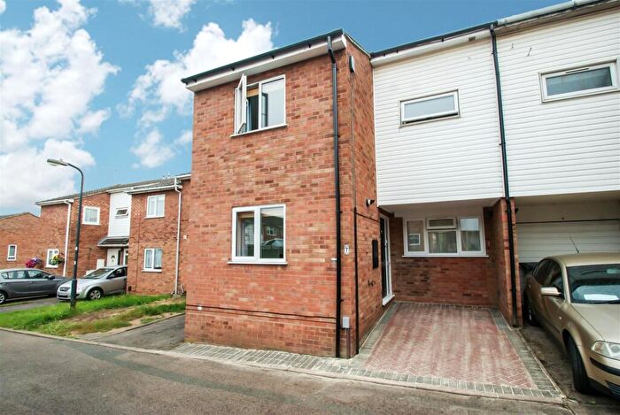 3 Bedroom Terraced House For Sale In Burford Mews, Leamington Spa, CV31