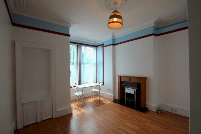 1 Bedroom Flat To Rent In Cardwell Road, Gourock, PA19