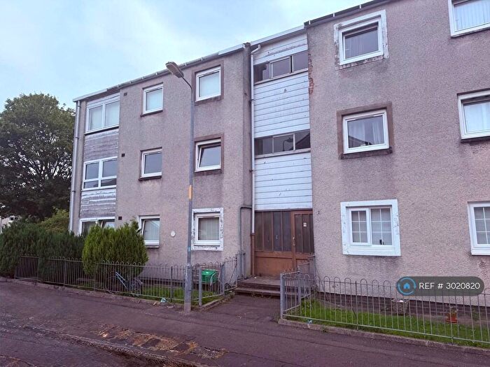 3 Bedroom Flat To Rent In Craigbo Court, Glasgow, G23