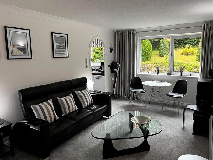 1 Bedroom Apartment For Sale In Egypt Esplanade, Cowes, PO31