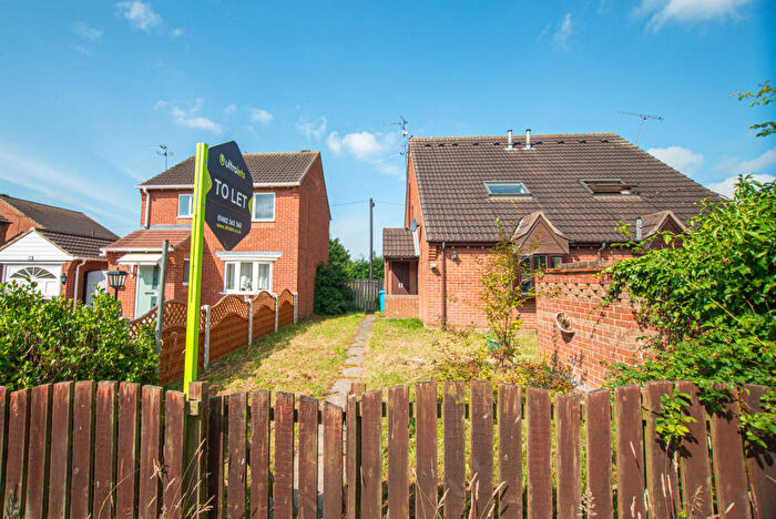1 Bedroom Maisonette To Rent In Emberton Park, HU7
