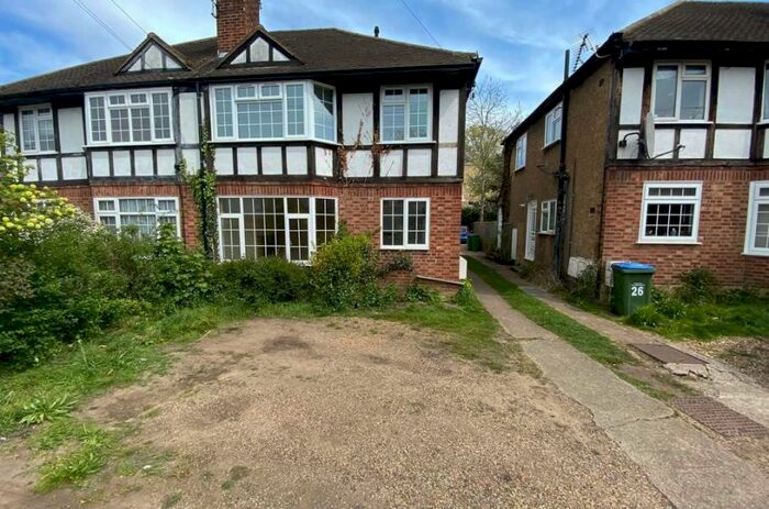 2 Bedroom Apartment To Rent In Weybridge, KT13