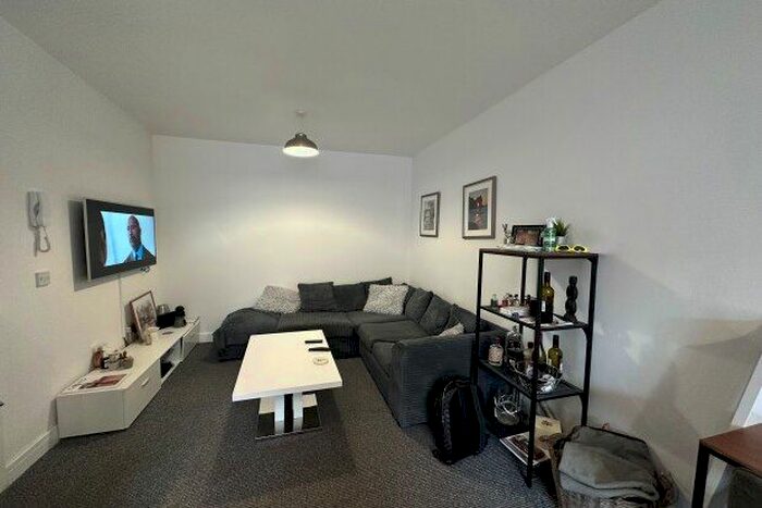 1 Bedroom Property To Rent In Grosvenor Street, Stalybridge, SK15