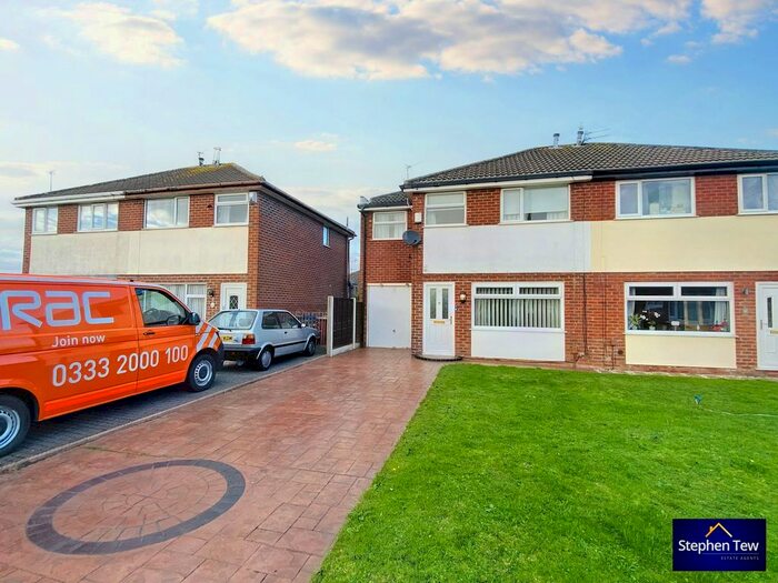 Houses for sale & to rent in FY4 4NE, Cowley Road, Clifton Blackpool