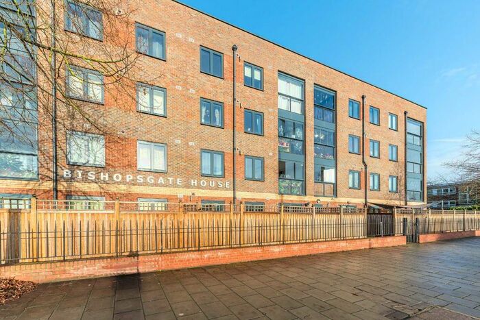 2 Bedroom Flat To Rent In Staines Road, Hounslow, TW4