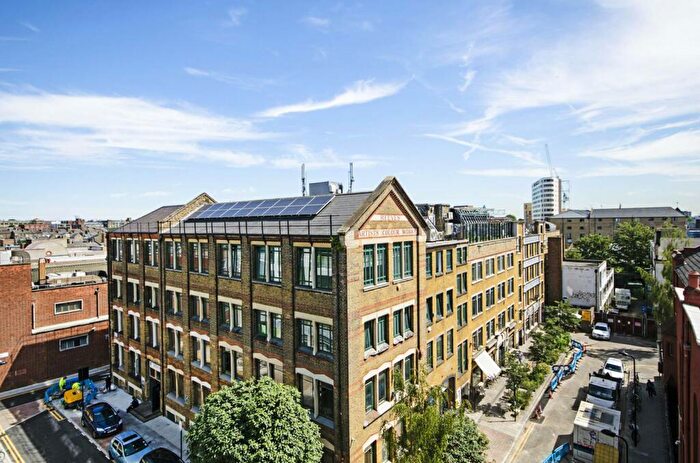 2 Bedroom Flat To Rent In Dalston Curve, Dalston, London, E8