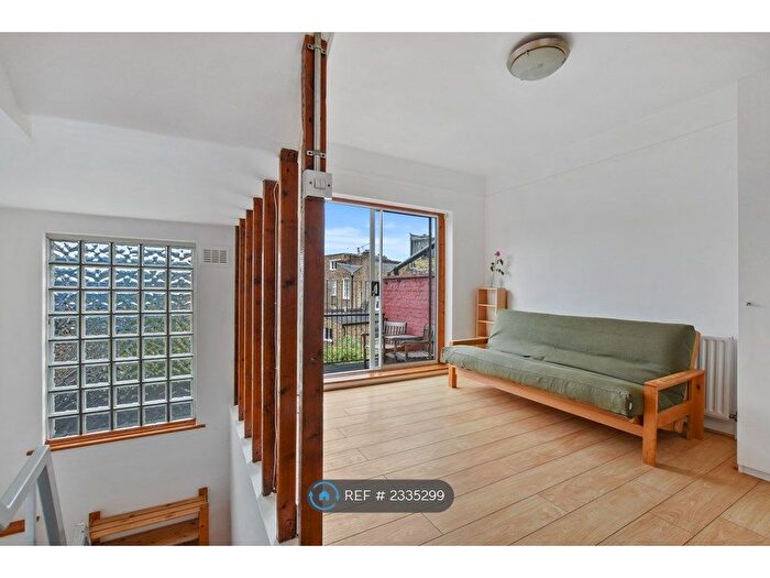 1 Bedroom Maisonette To Rent In Caedmon Road, London, N7