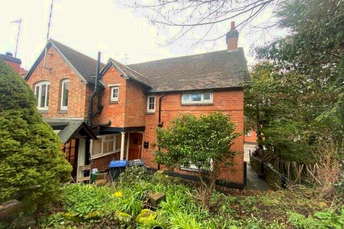 2 Bedroom Maisonette To Rent In High Street, Henley-In-Arden, B95