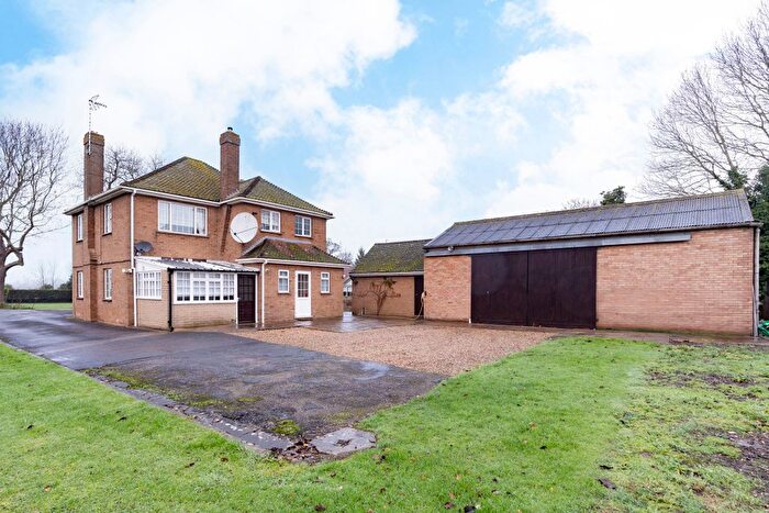 4 Bedroom Detached House For Sale In Clay Lake, Spalding, PE12