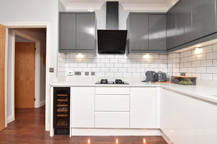 2 Bedroom Apartment For Sale In Terrace Road, Walton-on-Thames, KT12