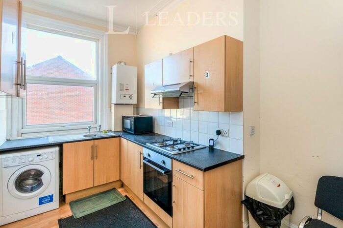 4 Bedroom Maisonette To Rent In Kingston Road, PO2