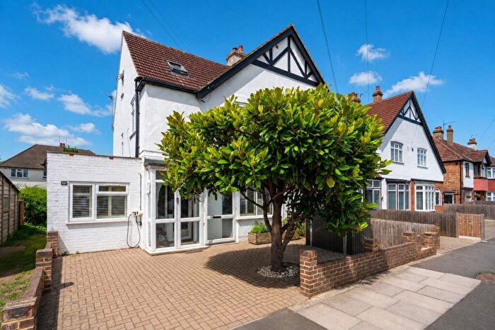 4 Bedroom End Of Terrace House For Sale In Byron Avenue, Raynes Park, New Malden, KT3