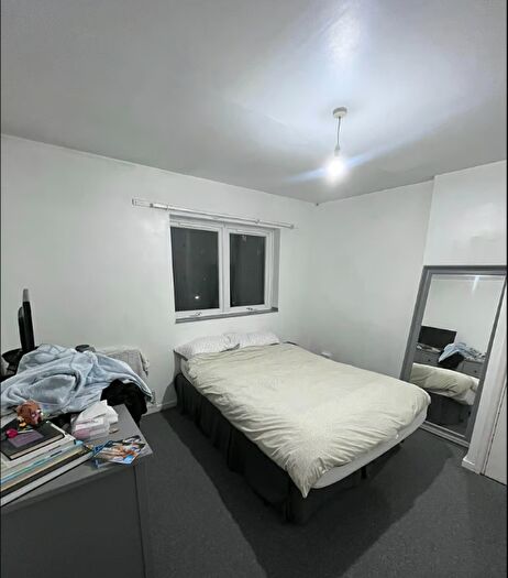1 Bedroom Flat To Rent In High Trees, London, SW2
