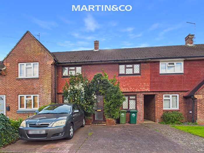 2 Bedroom Terraced House For Sale In Gloucester Crescent, Staines, TW18