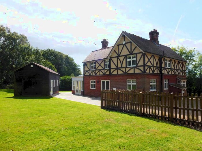 4 Bedroom Detached House To Rent In Swanmore, Southampton, Hampshire, SO32