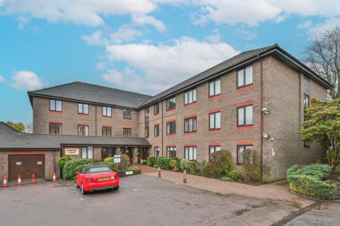 1 Bedroom Flat For Sale In Kings Road, Brentwood, CM14