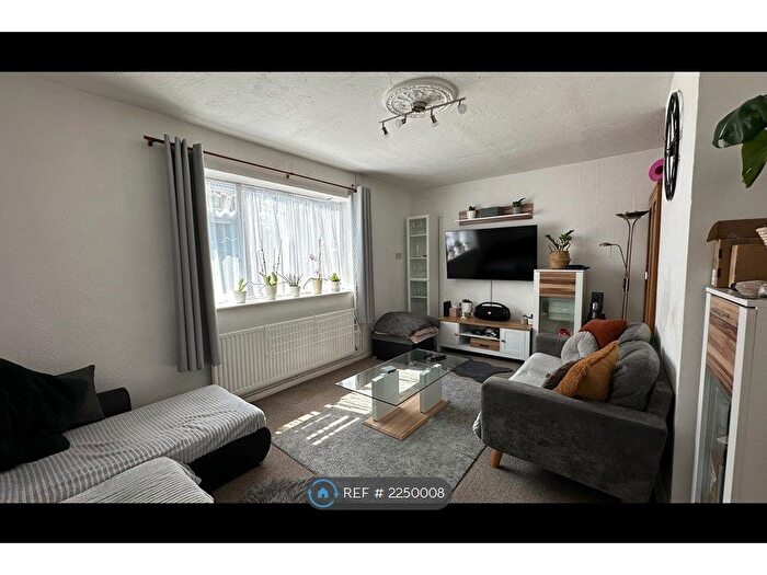 3 Bedroom Semi-Detached House To Rent In Alan Moss Road, Loughborough, LE11