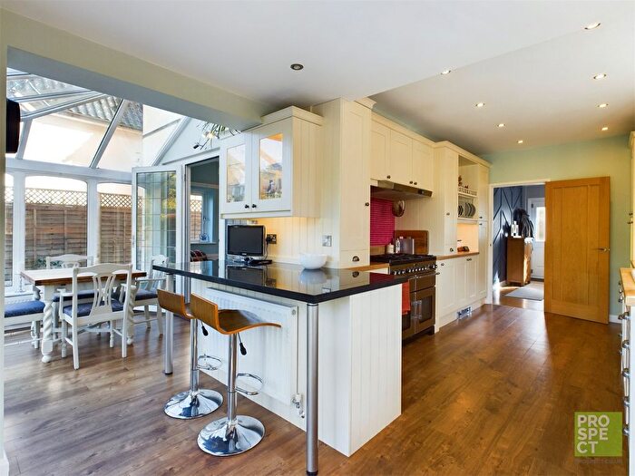 4 Bedroom Detached House To Rent In Empress Avenue, Farnborough, Hampshire, GU14