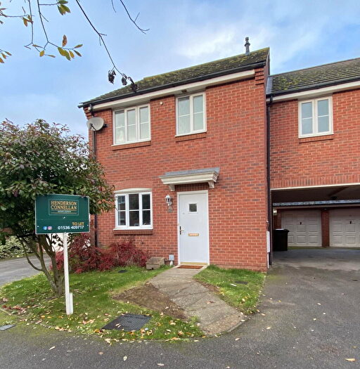 3 Bedroom Link Detached House To Rent In Rose Close, Corby, NN18