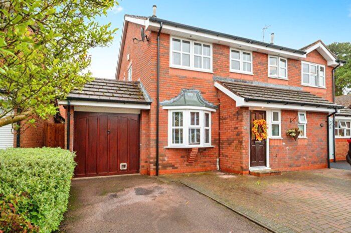 3 Bedroom Semi-Detached House For Sale In Russell Close, Powick, Worcester, WR2