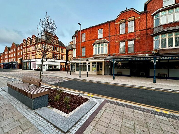 3 Bedroom Flat For Sale In King Street, Southport, PR8