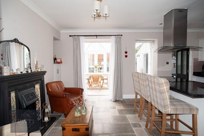 3 Bedroom Terraced House For Sale In Waungogh Terrace, Beaufort, NP23