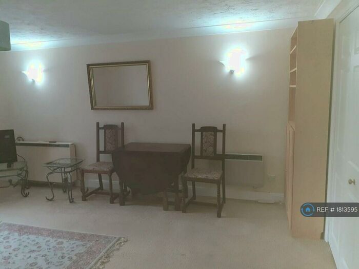 2 Bedroom Flat To Rent In Hagley Road, Birmingham, B16