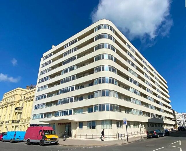 2 Bedroom Flat To Rent In Kings Road, Brighton, BN1